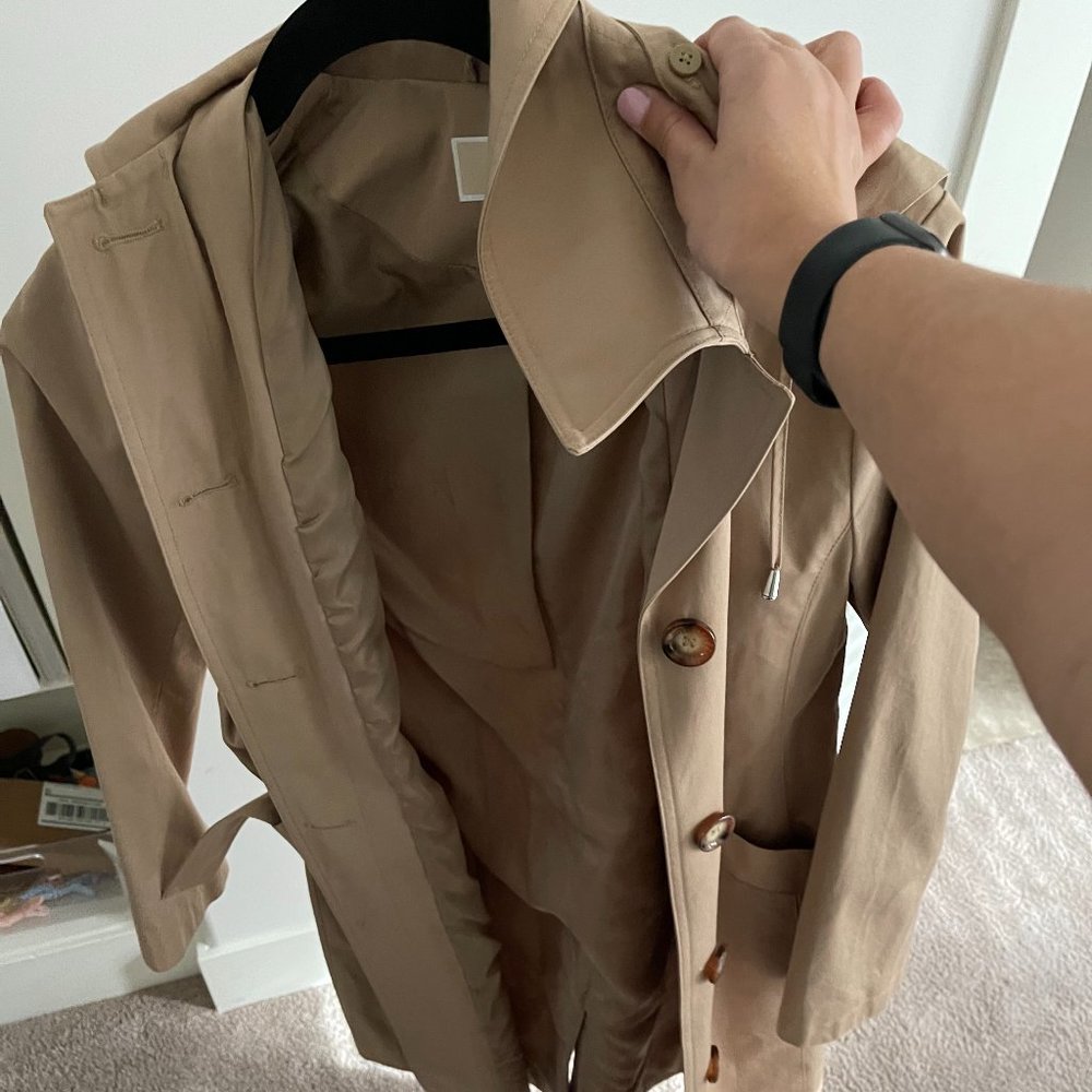 TRENCH COAT